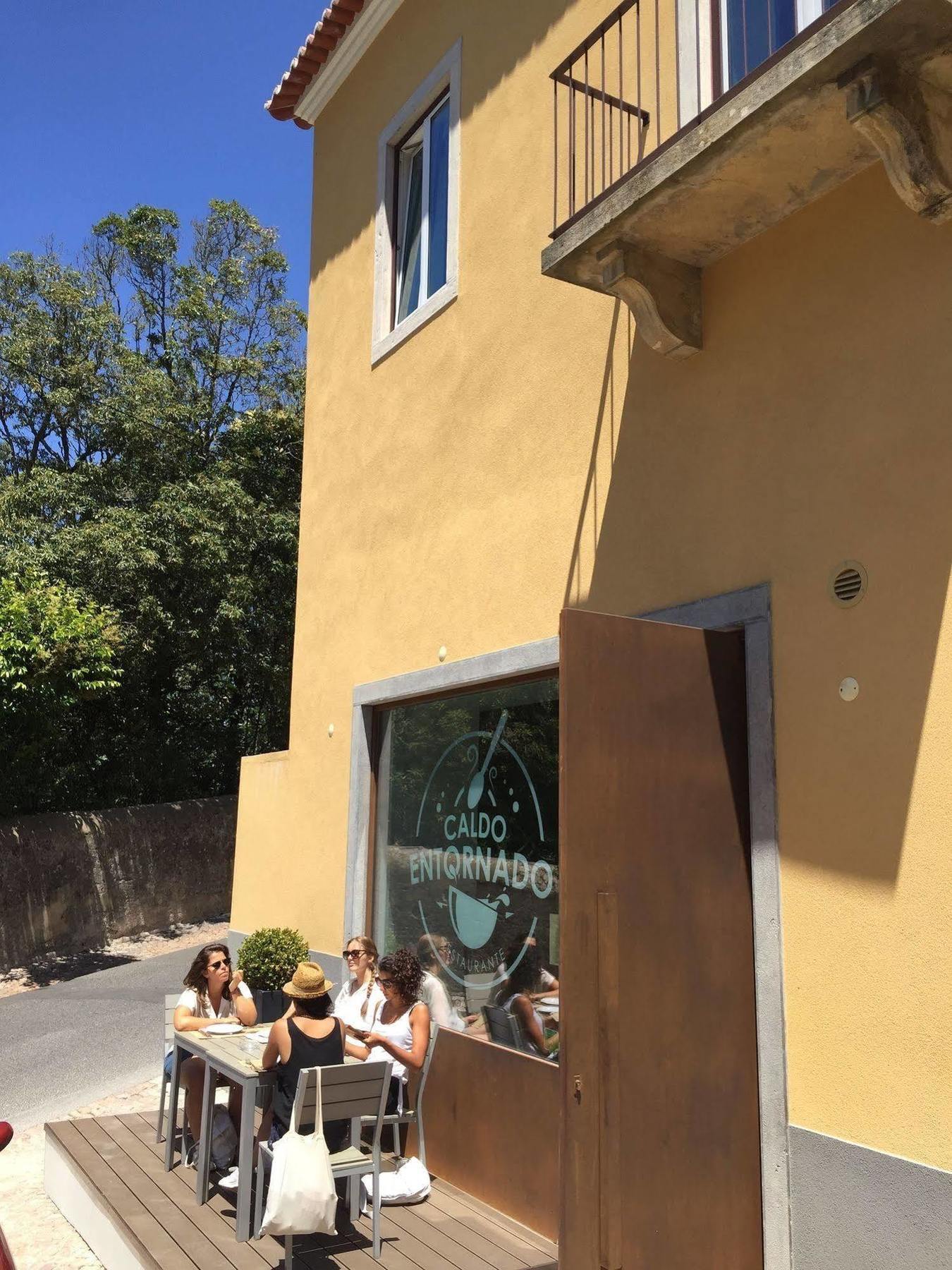 Moon Hill By Joivy Hostel Sintra Exterior photo